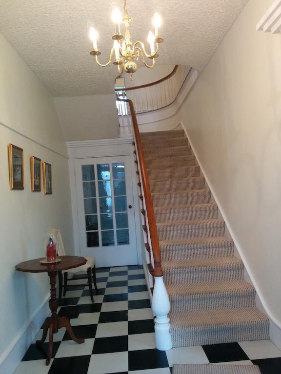 Fairmont House Bed & Breakfast マホン・ベイ エクステリア 写真