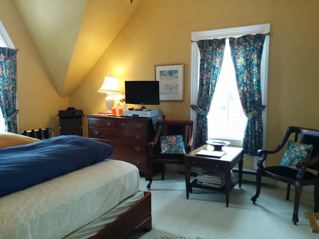 Fairmont House Bed & Breakfast マホン・ベイ エクステリア 写真